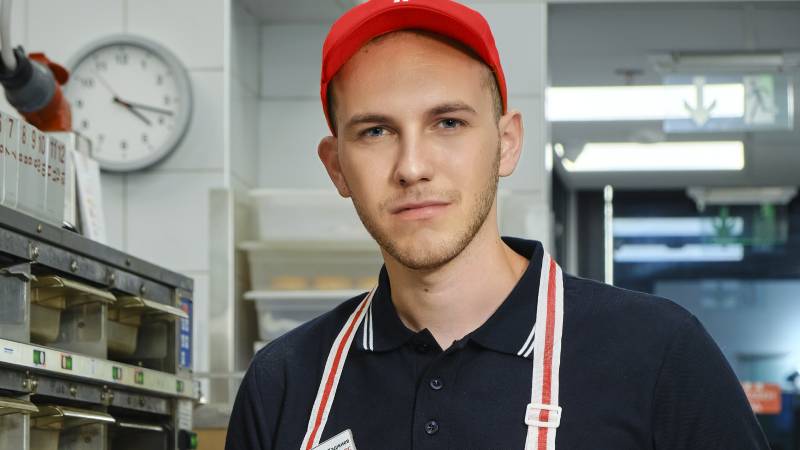 Работник Бургери